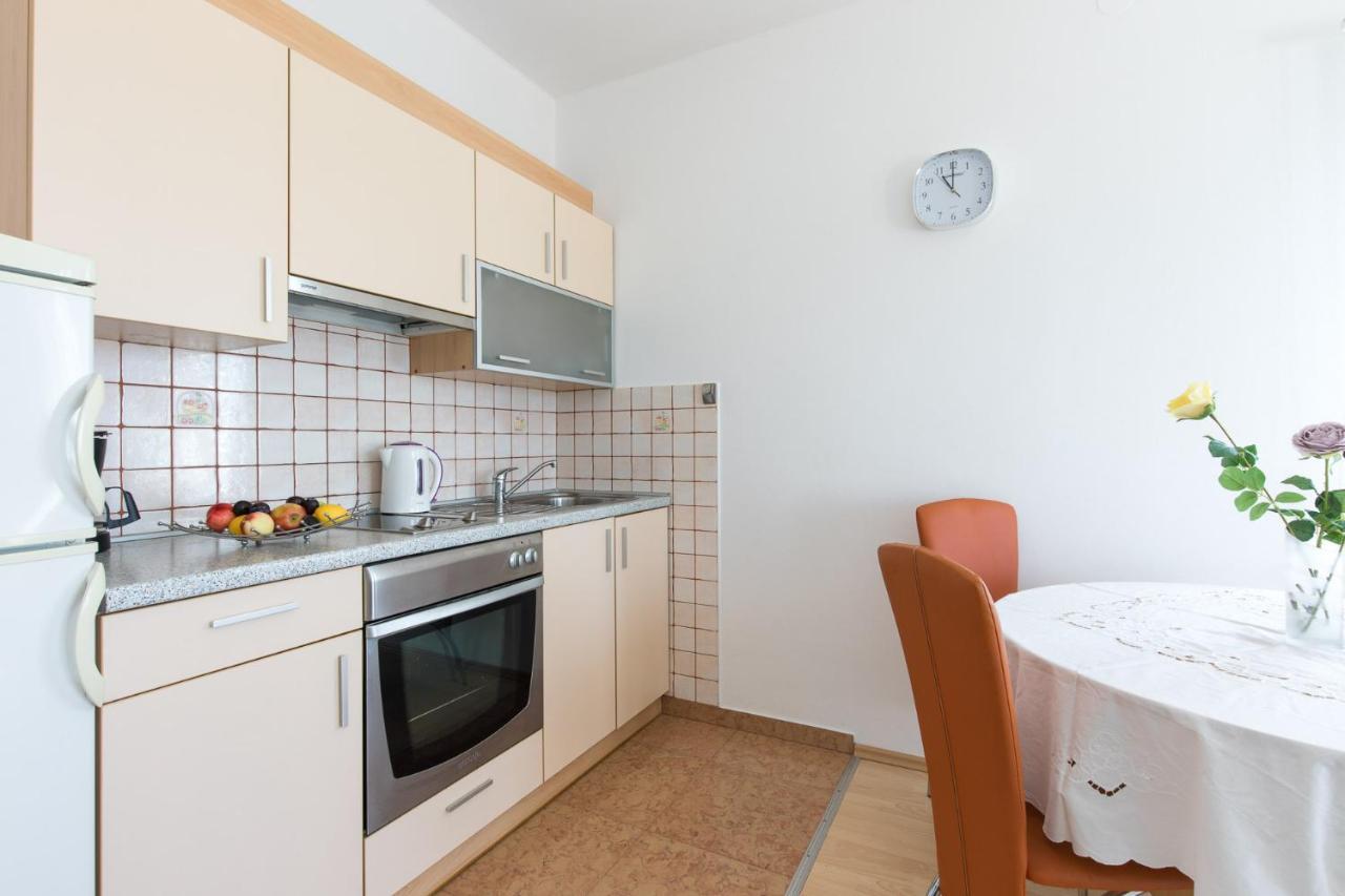 Apartment Cvijic Beige Punat Exterior photo